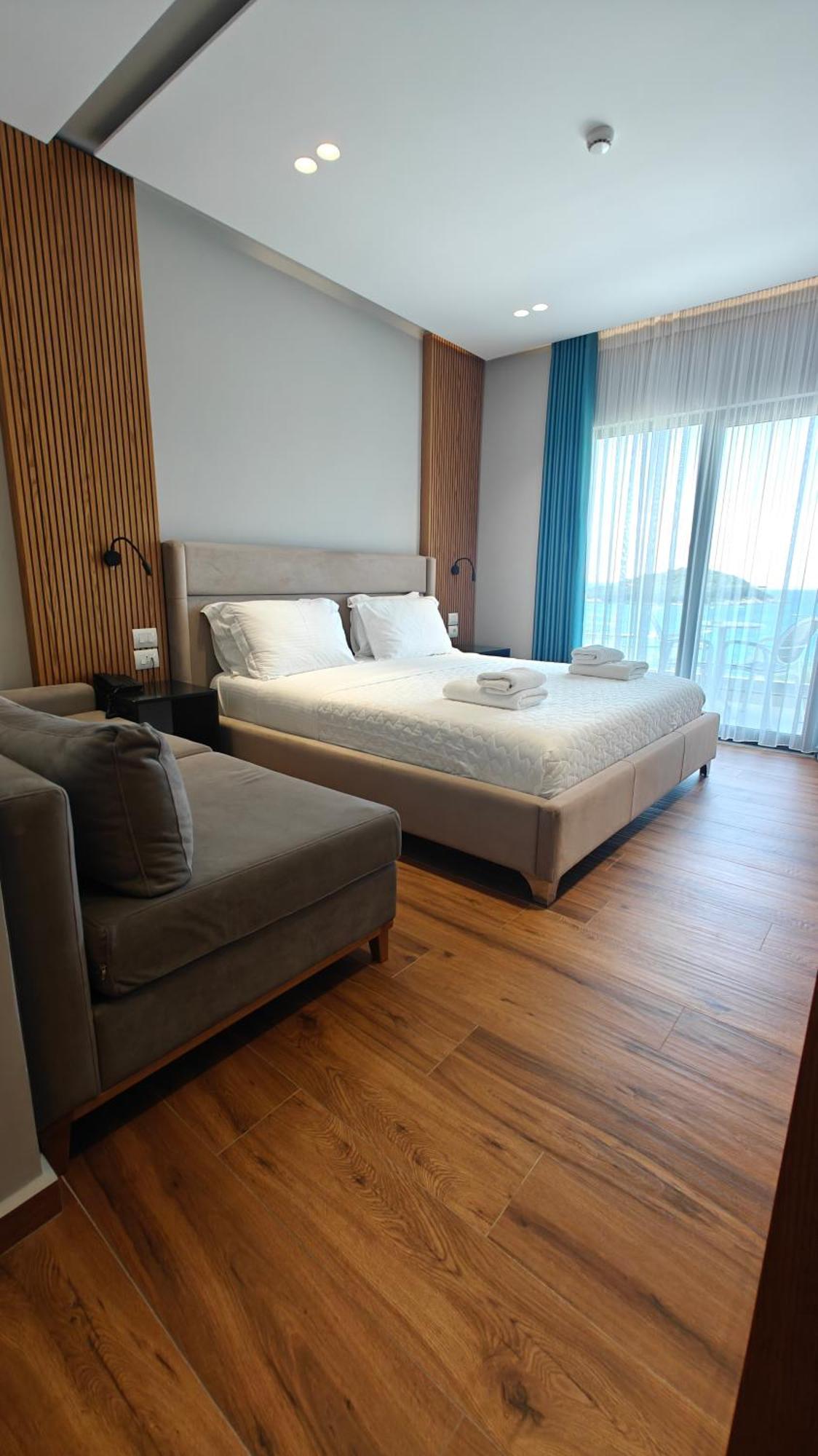 King 4* Ksamil